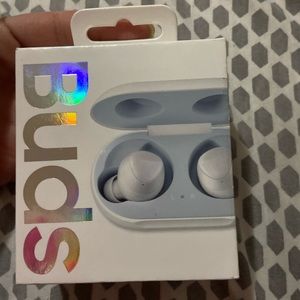 Samsung earbuds
